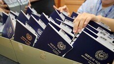“무비자로 190개국 간다” 韓여권 파워 세계2위…美 첫 10위권 밖