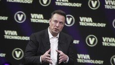 테슬라 이사회 “1400조원 주고 머스크 붙잡아야”…노조는 반발