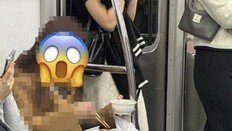 “지하철에 냄새 진동”…2호선서 보쌈 먹은 민폐女 [e글e글]