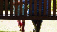 “양육 안하면 부모자격 박탈” 외할머니가 후견인 됐다