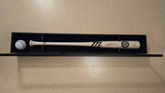 금관 받은 트럼프, 야구배트 줬다…대통령실 美측 선물 공개