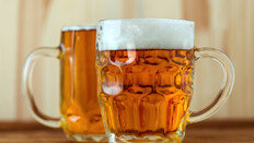 밥 먹을 때 소주 홀짝홀짝, 뇌출혈 11년 일찍 찾아온다