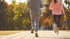 “잠 못 자면 달리기 부상 위험 2배↑”…취미 러너도 수면이 ‘보호막’