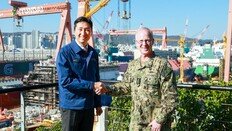 美 해군참모총장, HD현대·한화오션 조선소 방문…‘마스가’ 논의