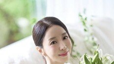 ‘윤정수♥’ 원진서, 순백 웨딩화보 공개 “완벽한 사람과 부부”