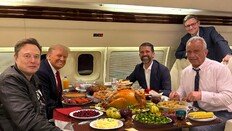 트럼프 “불법이민이 美사회 망가뜨려… 수백만명 추방할 것”