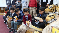 “어흥!” 어린이 상상력으로 되살아난 K-호랑이…국회서 만나다