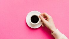 “아침 공복 커피, 다이어트에 좋다?”…혈당·위장에 숨은 변수