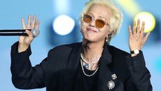‘복무 태만’ 송민호 병역법 위반 기소…묵인한 관리자도 재판행