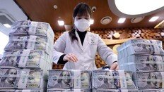 환율 방어하다… 외환보유액, IMF위기 이후 최대폭 감소