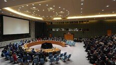 둘로 갈린 안보리… 美-英 “합법적 법집행” 中-러 “신식민주의”