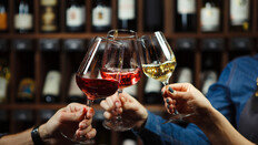 레드 vs 화이트…몸에 더 좋은 와인은?