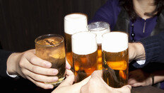 ‘바람만 스쳐도 아픈’ 통풍, 男은 소주·女는 맥주와 연관