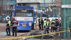 서대문역사거리 버스 사고, 중상자는 ‘교통섬 대기자’였다