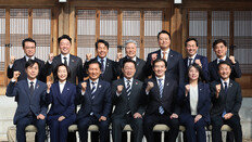 [사설]국힘, 청와대 회동 불참… 만나야 비판이라도 할 텐데