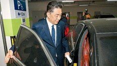 金, 회견때 “의총 없이 제명하라”… 꼼수 지적에 3시간뒤 탈당계