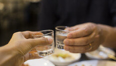 과음하면 직장암 위험 두배로…매주 소주-맥주 얼마나?[노화설계]