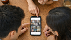 소개팅서 “인스타 돋보기 보여줘봐”…자기소개 된 알고리즘[트렌디깅]