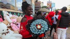 “‘돈 꽃다발’ 만들면 징역 7년”…밸런타인데이 앞두고 경고한 케냐