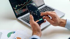 아닌밤중에 ‘비트코인 벼락’…시세급락에 강제청산도 64건