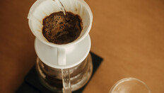 하루 커피 두세잔, 치매 위험 18% 감소…디카페인은 소용없어[노화설계]