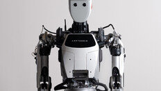 벤츠 공장에 ‘구글 두뇌’단 로봇?… 앱트로닉, 7000억원 투자 유치