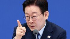 李, 다주택 겨냥 “아직도 판단 안서나”… 설 밥상에 부동산 올려