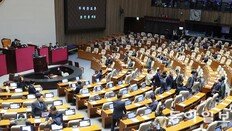 與, 위헌 논란 ‘사법 3법’ 처리 나서… 7박8일 필버 정국 이어질듯