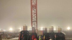 AI 시대, 화이트칼라는 멸종…美유학 마치고 타워크레인 잡은 청년