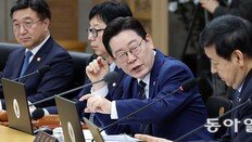 정부, 요일별 車운행 제한 검토 착수… 석유 수출통제도 만지작