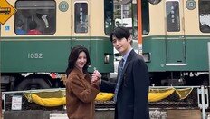 “인증샷 성지”…韓드라마 흥행에 몸살 앓는 日주택가