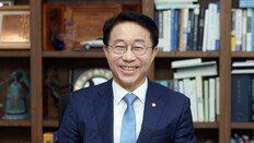 국회의장 도전 조정식, 정무특보 사퇴… 김태년-박지원과 경쟁