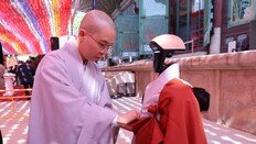 “과충전 하지 않겠습니다”…로봇 승려 ‘가비’ 조계종 첫 등장