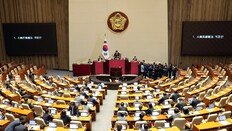 ‘계엄권한 제한’ 개헌안… 국힘 불참에 처리 무산