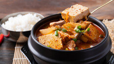 콩·두부 먹으면 ‘이 질병’ 예방…하루 60~80g 섭취해야 [노화설계]