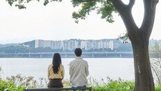 “데이트 한번에 26만원”…장보고 배달 뛰는 세계 커플들