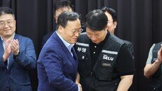 외신들 “세계 반도체 공급망 위기 면했다”