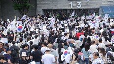 잠실 개표소 봉쇄 사흘째 집회… “참정권 침해 문제”
