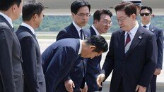 정청래 ‘90도 인사’… 굳은 표정 李 “수고했습니다”