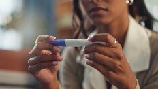 “생리 하는데 왜 임신이 안 될까”…뜻밖의 원인은 뇌 속 호르몬 이상