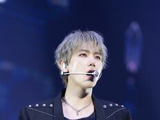 백현, 엑소 활동은 막혔지만…개인 월드 투어는 성료