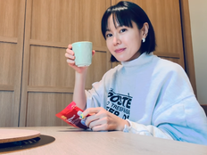 현빈 또 반하겠네…손예진, 긴 머리 자르고 단발 여신 변신