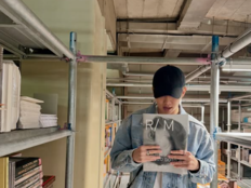 방탄소년단 RM이 보여준 가을 남친룩 정석 [스타연구소]