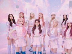 “AI인데 많이 설레네”…이터니티의 첫 인사 ‘HELLO WORLD’