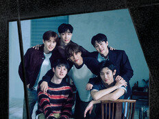 이게 되네…엑소 레이까지 6인 완전체 단체사진 공개