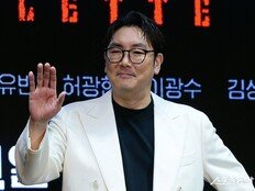 ‘소년범 인정·성폭행 부인’ 조진웅, 과거 댓글 파묘 [DA:이슈]