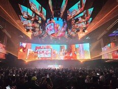 크로마 입성한 스티브 아오키, 시작부터 끝까지 미쳤다