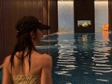 이주빈, 수영복 자태 공개…직각 어깨·탄탄한 잔근육 ‘자기관리의 정석’