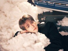 백현, 몽환적인 비주얼…체조 솔콘 사흘 매진