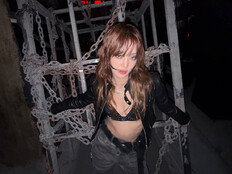 ‘부상’ 아이들 민니, 갈비뼈 도드라져…가죽 브라보다 눈길 [DA★]